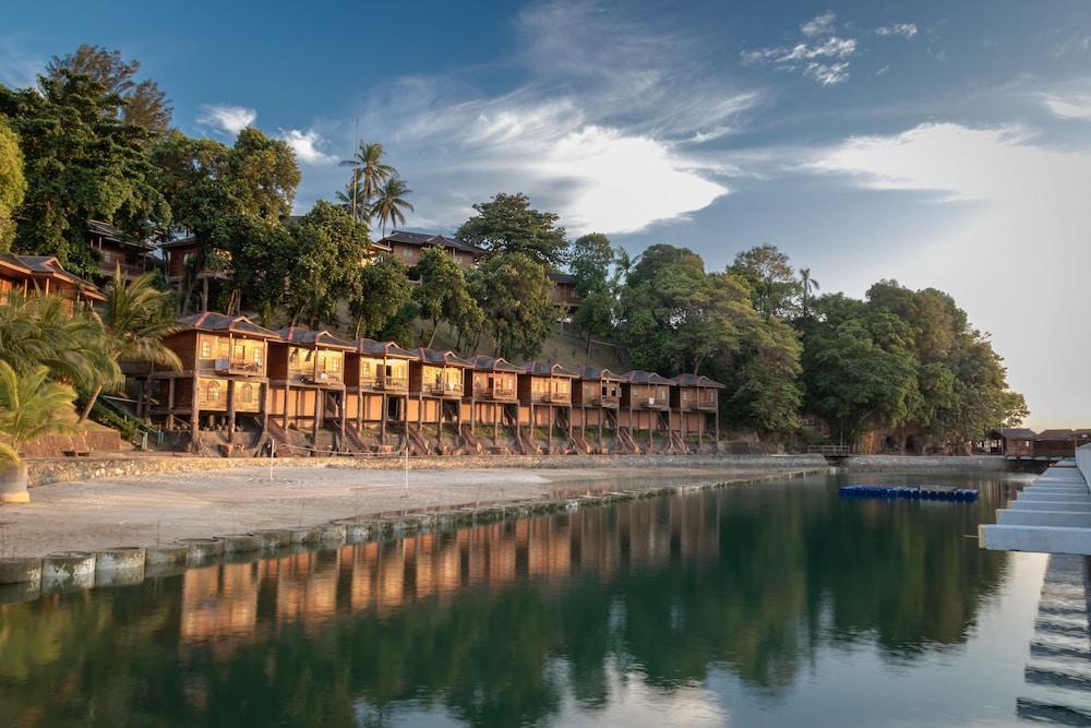 Ktm Resort Batam Sekupang Exterior photo